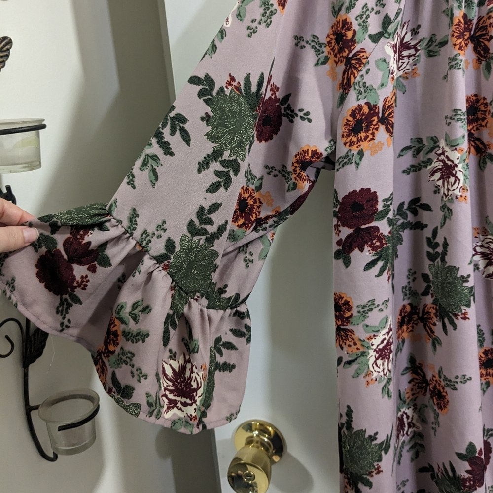 MPH Collection floral blouse - Picture 6 of 7